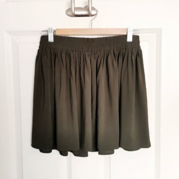 Olive green flowy mini skirt - Picture 1 of 4